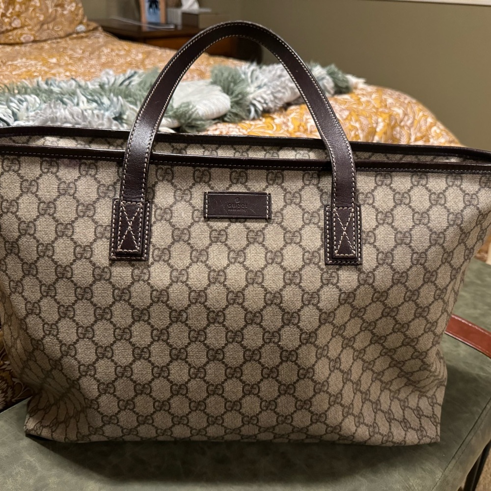 Gucci Tote 100% authentic